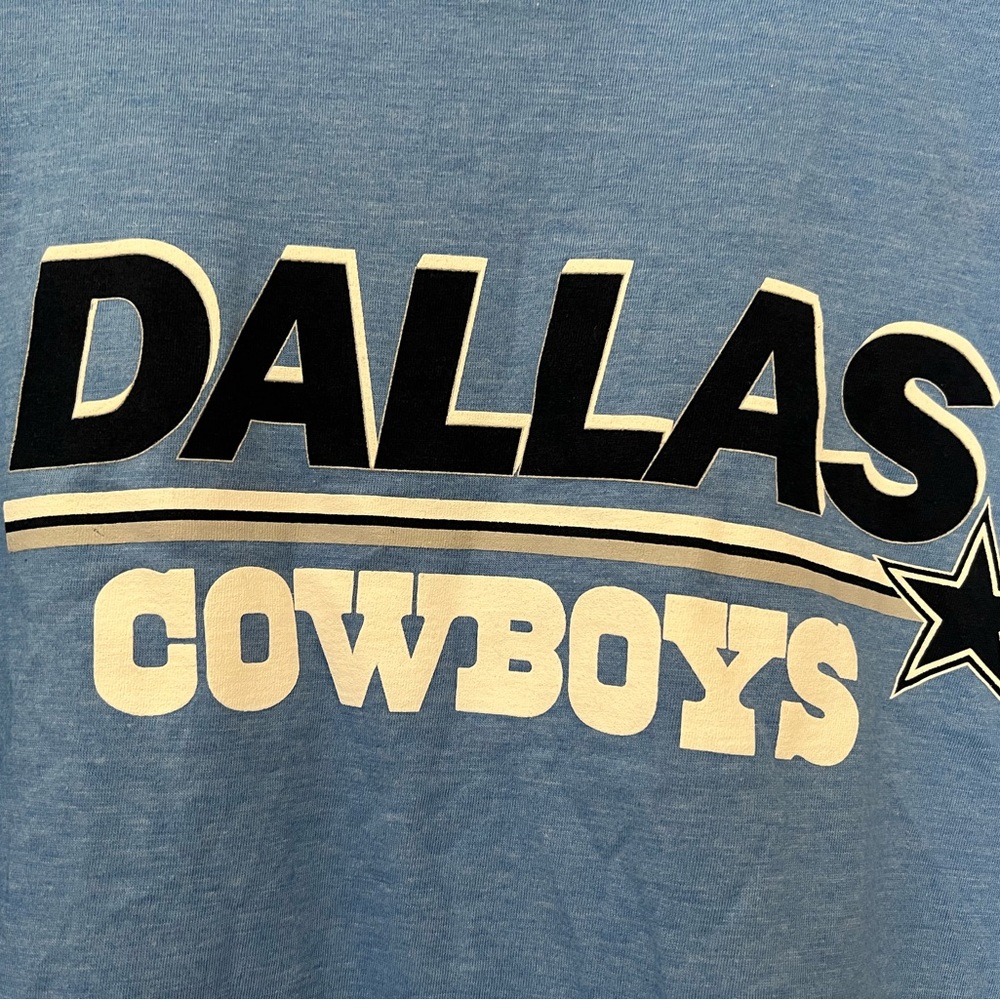 Dallas Cowboys Women’s Shirt Size Large.